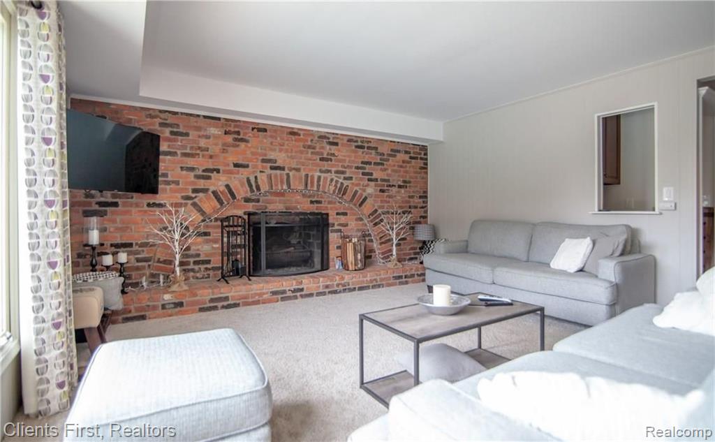 25236 Hopkins Road Farmington Hills, MI 48335 - Photo 27 of 53