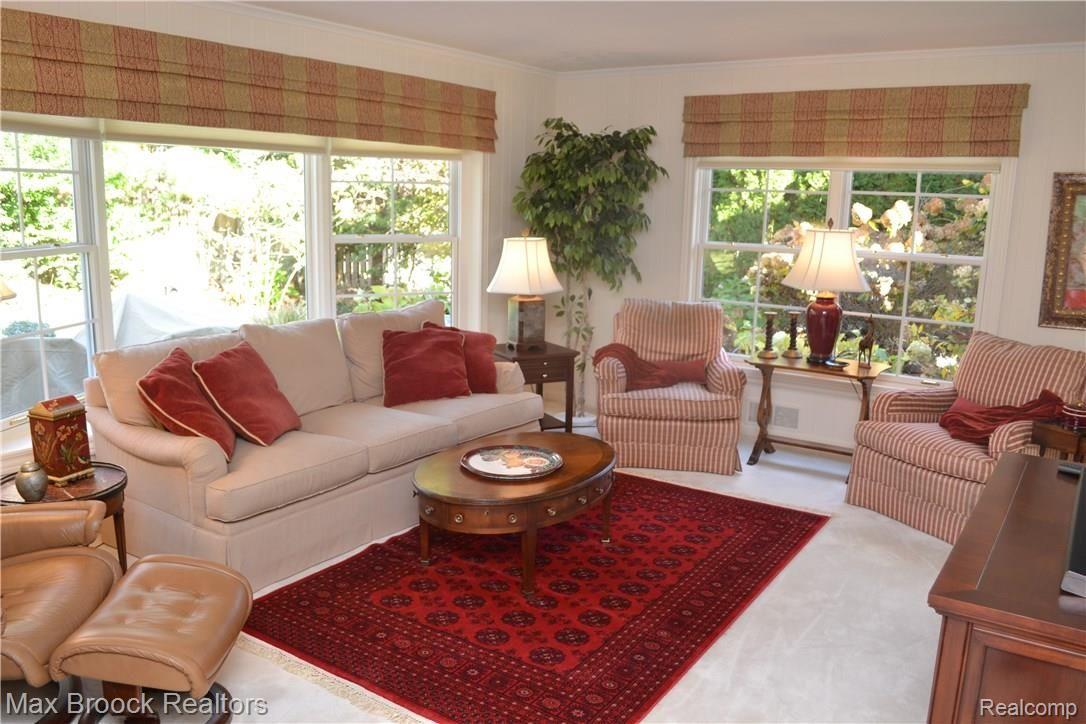 2640 Amberly Road Bloomfield Hills, MI 48301 - Photo 18 of 29 16.JPG
