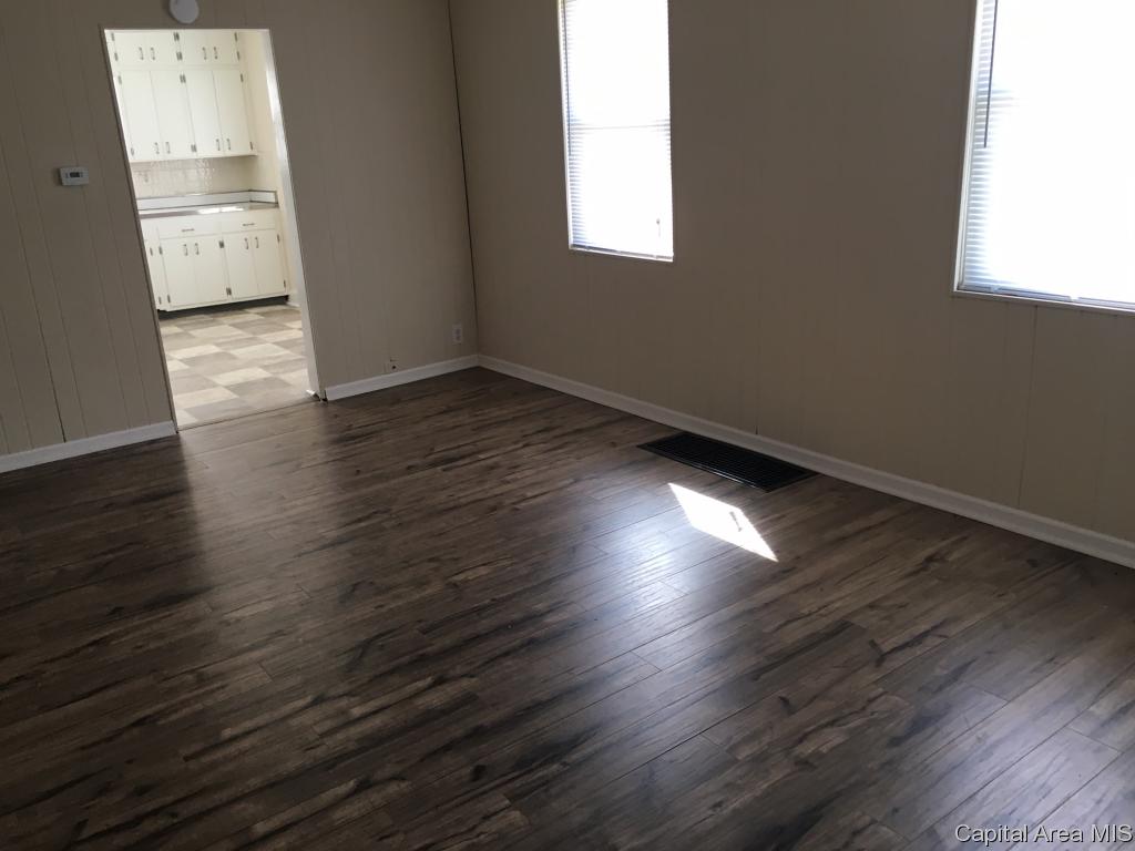 2664 Yale Boulevard Springfield, IL 62703 - Photo 5 of 8