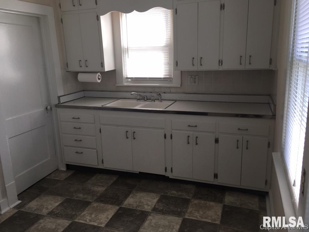 2664 Yale Boulevard Springfield, IL 62703 - Photo 6 of 8