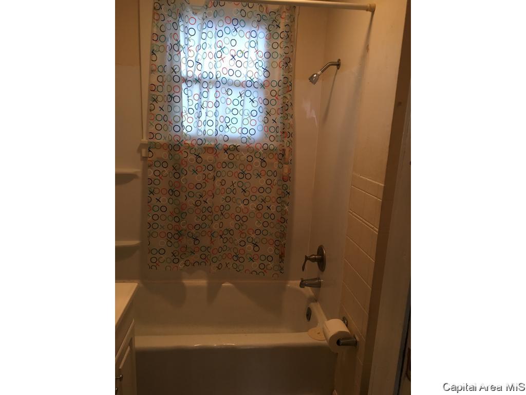 2664 Yale Boulevard Springfield, IL 62703 - Photo 8 of 8