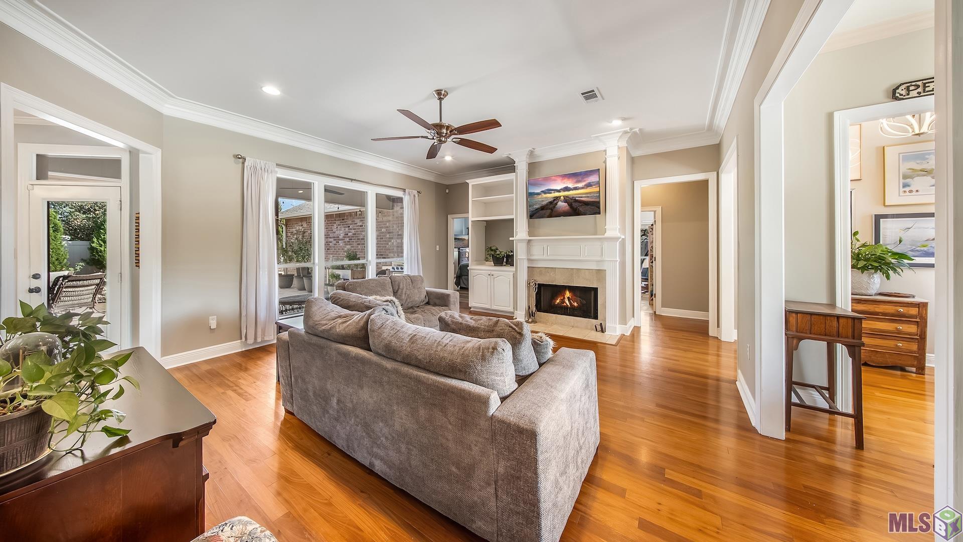 18939 Beaujolaes Avenue Baton Rouge, LA 70817 - Photo 12 of 25 living