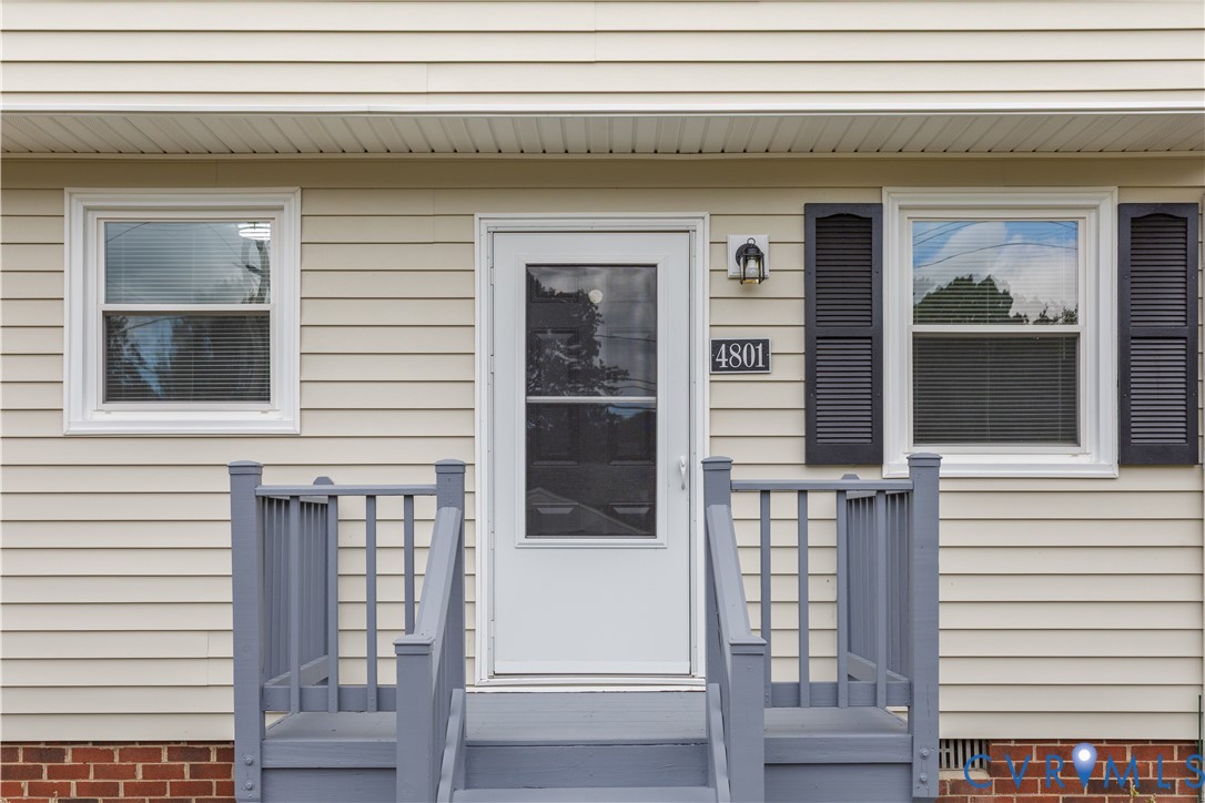 4801 Penick Road Richmond, VA 23228 - Photo 4 of 39 Doorway to property