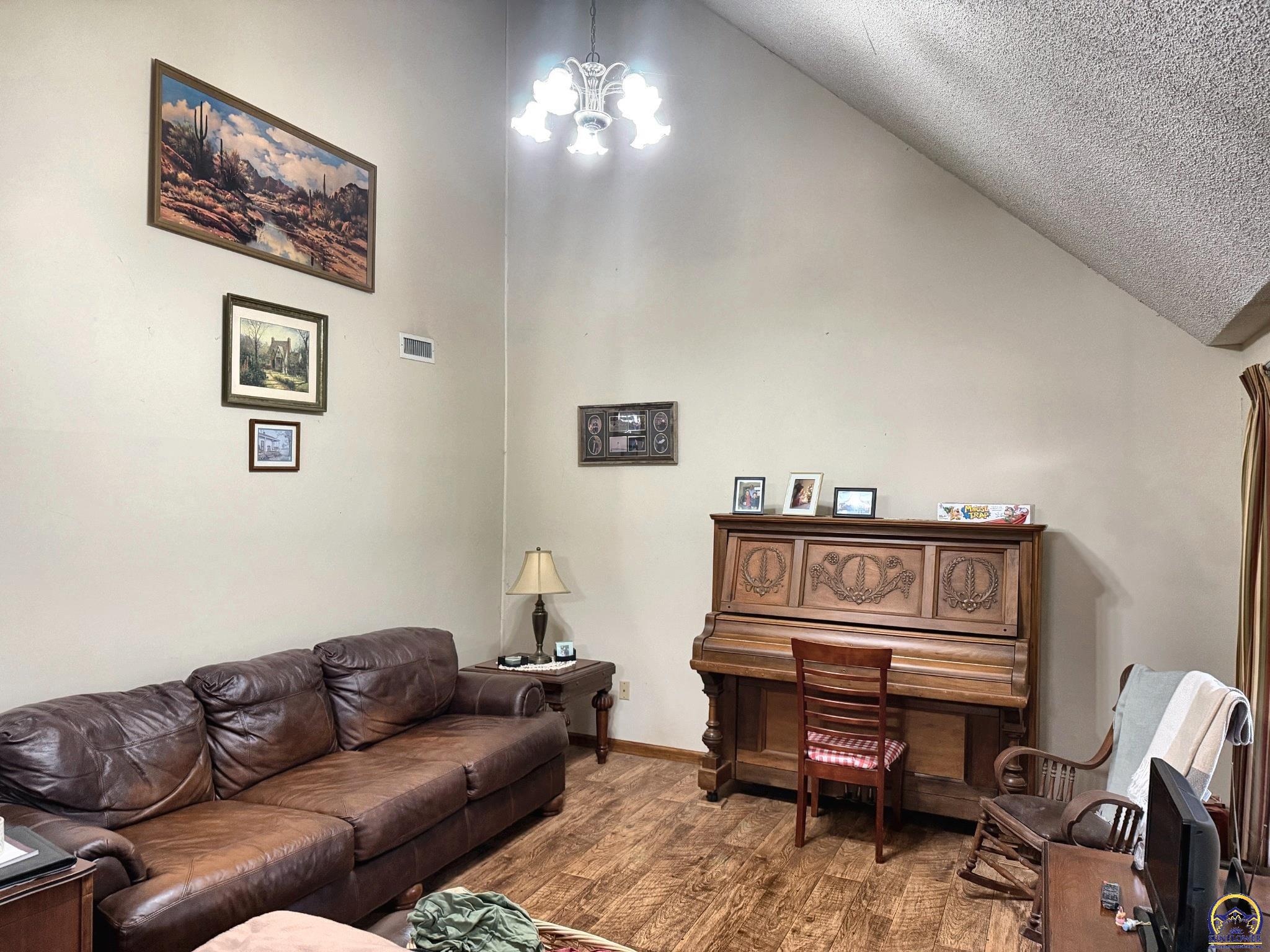 6121 Northwest Green Hills Road Topeka, KS 66618 - Photo 14 of 48 Gallery Image 14