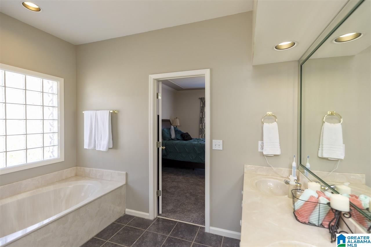 690 Summit Point Birmingham, AL 35226 - Photo 14 of 28