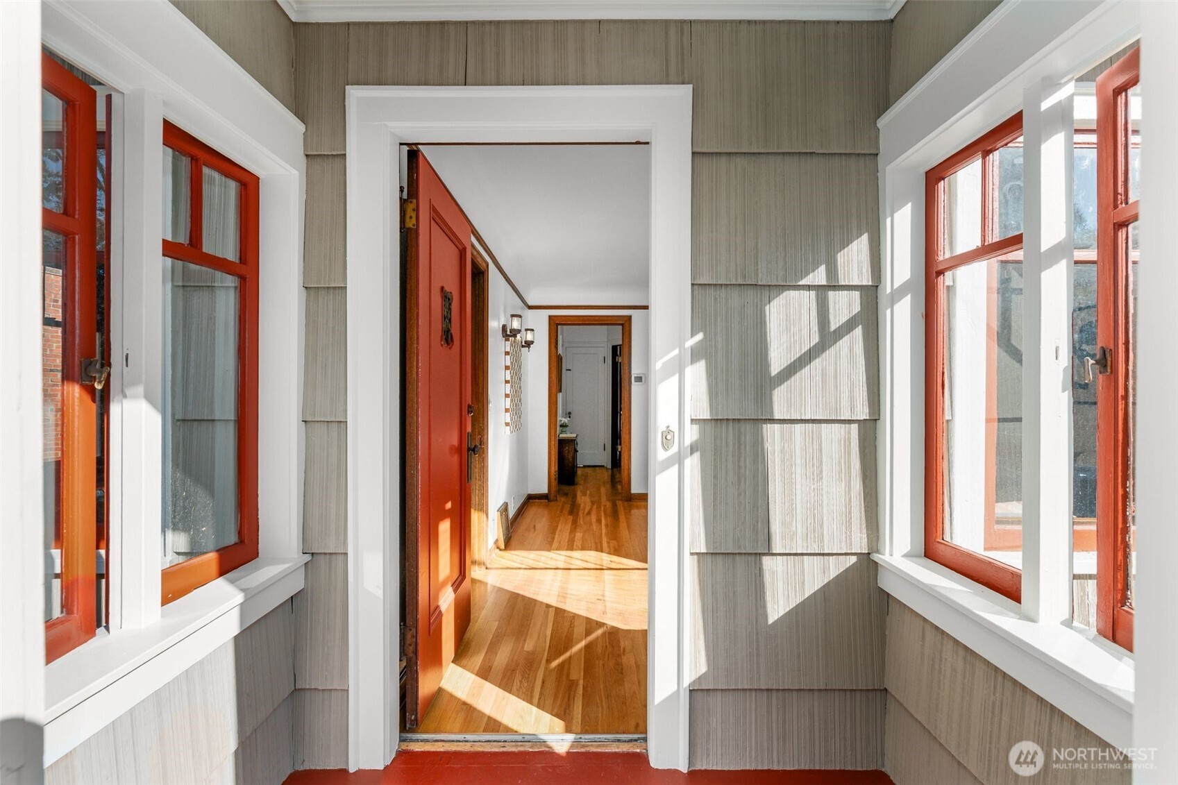 8606 29th Avenue Northwest Seattle, WA 98117 - Photo 2 of 33