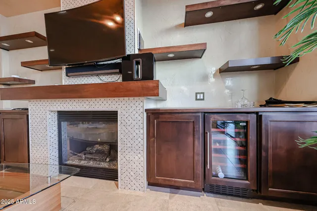 $5,900 | 2211 East Camelback Road, Unit 106, Phoenix, AZ 85016