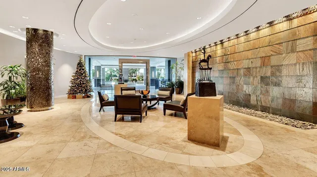 $5,900 | 2211 East Camelback Road, Unit 106, Phoenix, AZ 85016