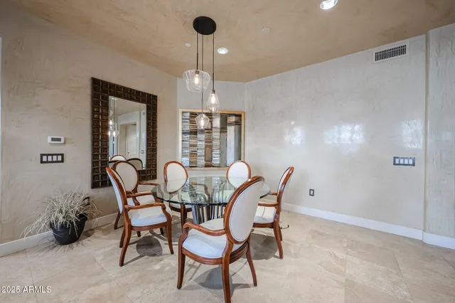 $5,900 | 2211 East Camelback Road, Unit 106, Phoenix, AZ 85016