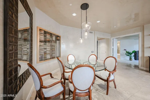 $5,900 | 2211 East Camelback Road, Unit 106, Phoenix, AZ 85016