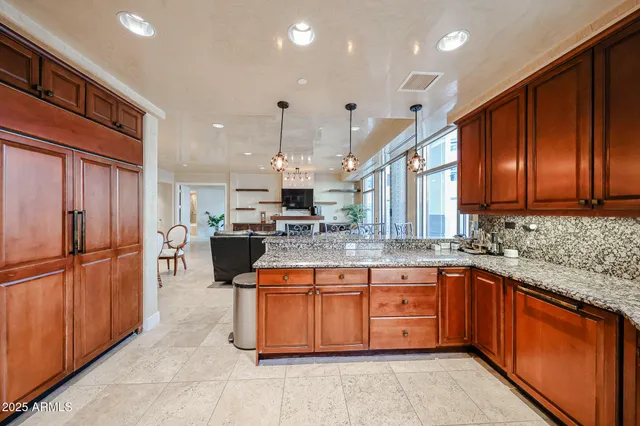 $5,900 | 2211 East Camelback Road, Unit 106, Phoenix, AZ 85016