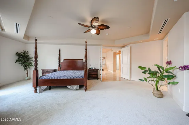 $5,900 | 2211 East Camelback Road, Unit 106, Phoenix, AZ 85016