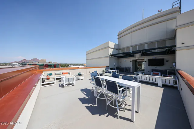 $5,900 | 2211 East Camelback Road, Unit 106, Phoenix, AZ 85016