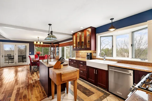 $995,000 | W8135 830th Avenue, River Falls, WI 54022