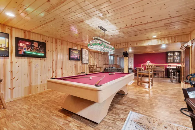 $995,000 | W8135 830th Avenue, River Falls, WI 54022