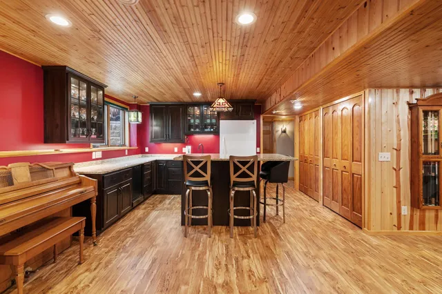 $995,000 | W8135 830th Avenue, River Falls, WI 54022