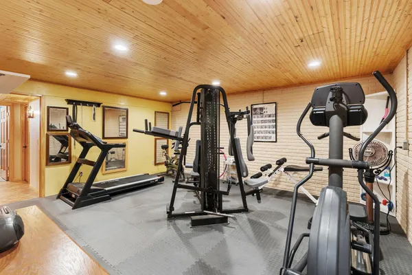 $995,000 | W8135 830th Avenue, River Falls, WI 54022