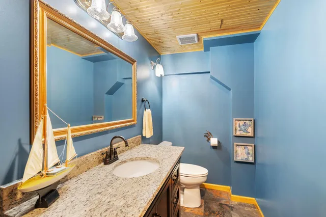 $995,000 | W8135 830th Avenue, River Falls, WI 54022