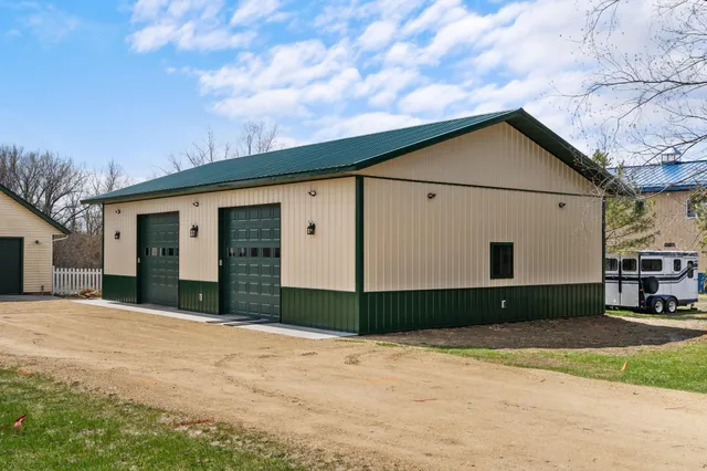 $995,000 | W8135 830th Avenue, River Falls, WI 54022