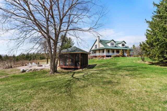 $995,000 | W8135 830th Avenue, River Falls, WI 54022