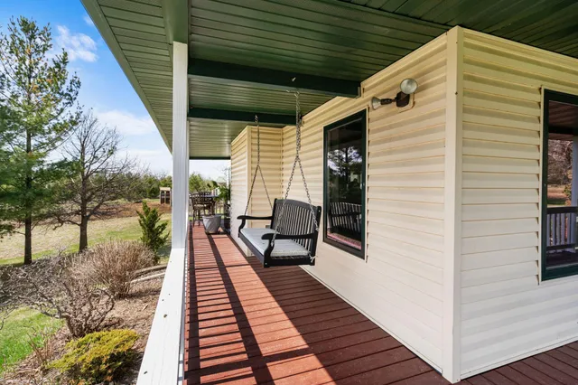 $995,000 | W8135 830th Avenue, River Falls, WI 54022