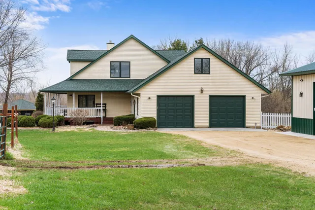 $995,000 | W8135 830th Avenue, River Falls, WI 54022
