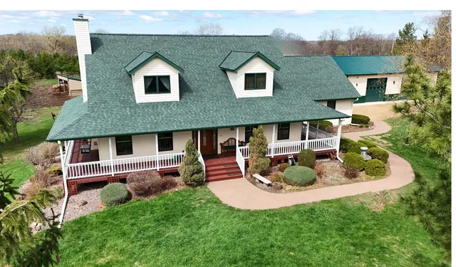 $995,000 | W8135 830th Avenue, River Falls, WI 54022