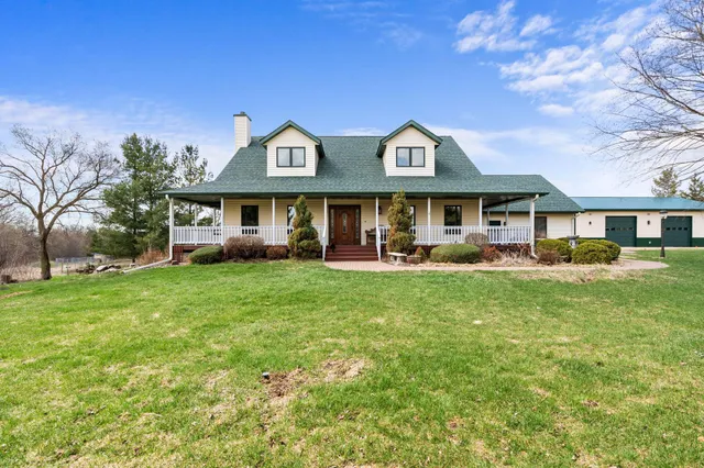 $995,000 | W8135 830th Avenue, River Falls, WI 54022