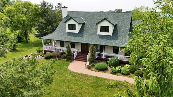 $995,000 | W8135 830th Avenue, River Falls, WI 54022