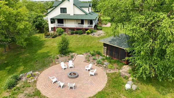 $995,000 | W8135 830th Avenue, River Falls, WI 54022