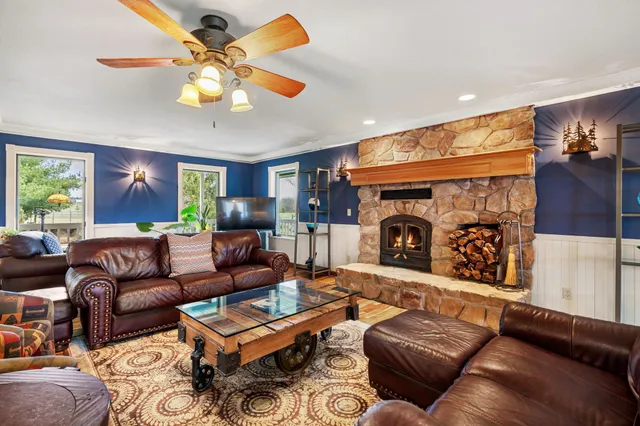 $995,000 | W8135 830th Avenue, River Falls, WI 54022