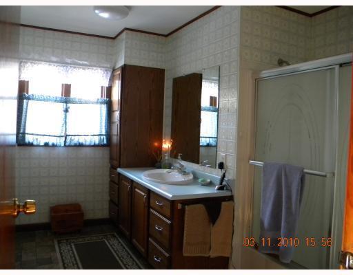 241 N Road Detroit, ME 04929 - Photo 9 of 14 Bathroom.