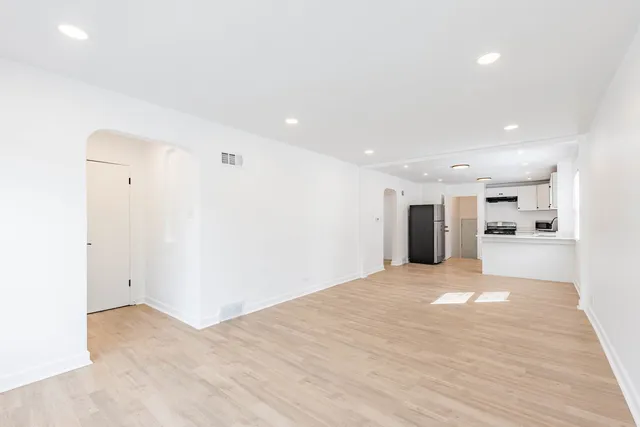 $264,999 | 7511 South Damen Avenue, Chicago, IL 60620