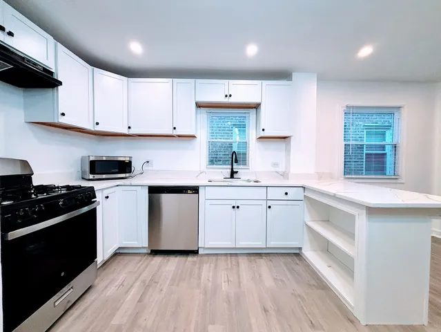 $264,999 | 7511 South Damen Avenue, Chicago, IL 60620