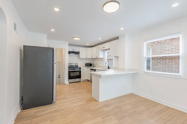 $264,999 | 7511 South Damen Avenue, Chicago, IL 60620