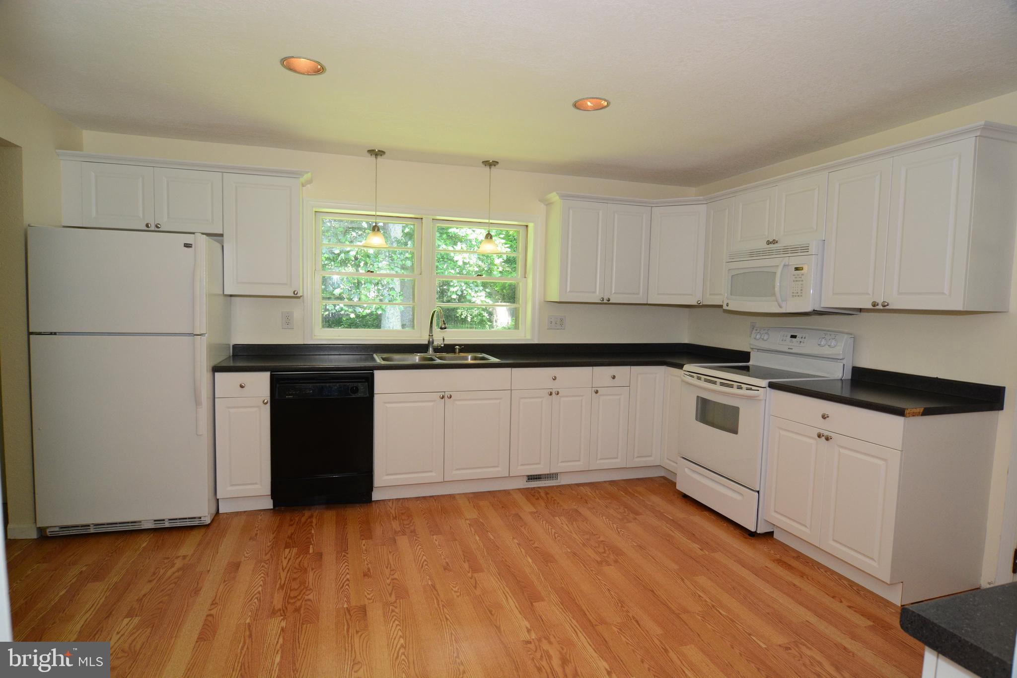 10212 East Hunter Valley Road Vienna, VA 22181 - Photo 19 of 40 Gallery Image 19