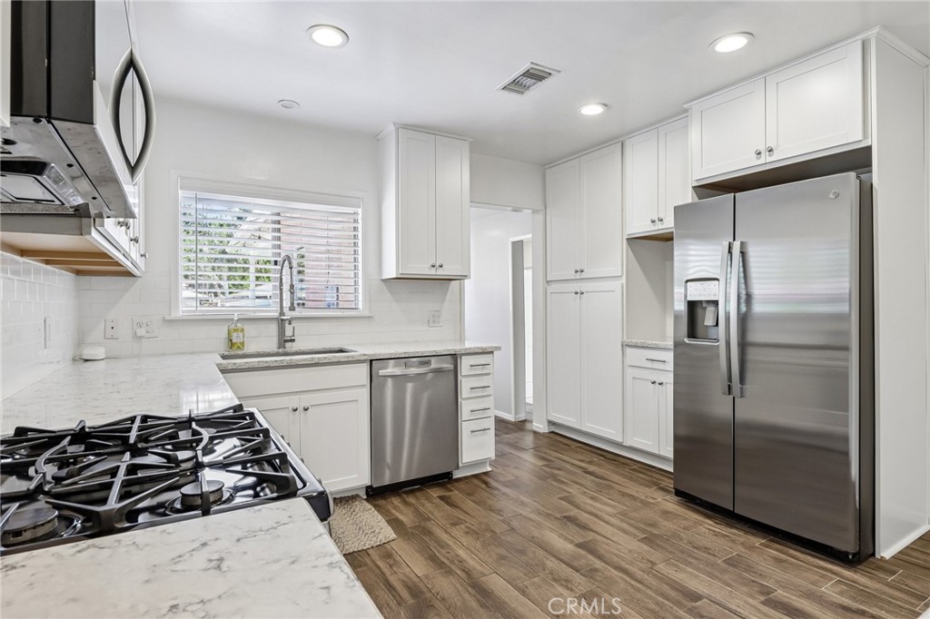 4593 Gardena Drive Riverside, CA 92506 - Photo 11 of 40