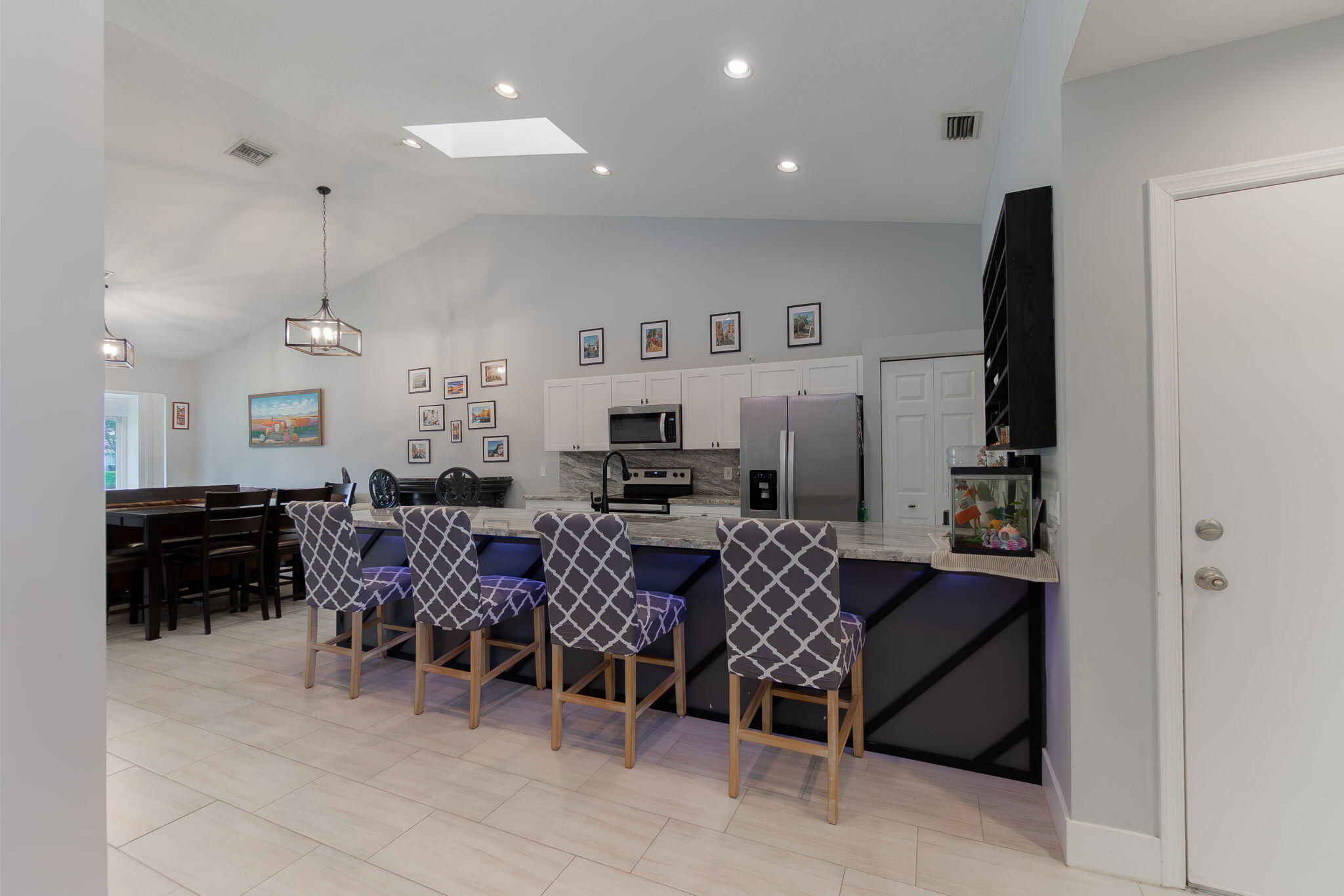 18404 Vía Di Regina Boca Raton, FL 33496 - Photo 5 of 47 5-web-or-mls-DSC05159