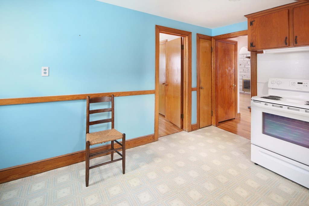 31 Rinaldo Road Weymouth, MA 02191 - Photo 4 of 21