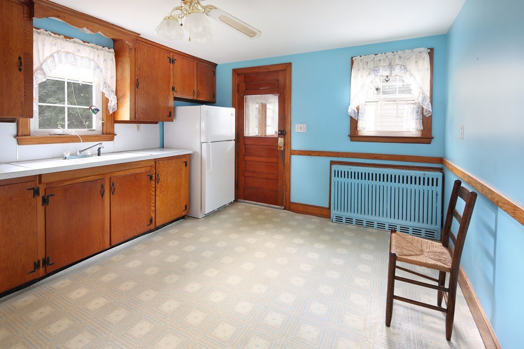 31 Rinaldo Road Weymouth, MA 02191 - Photo 5 of 21