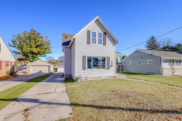 $180,000 | 1414 Nagle Avenue, Manitowoc, WI 54220