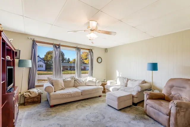 $180,000 | 1414 Nagle Avenue, Manitowoc, WI 54220