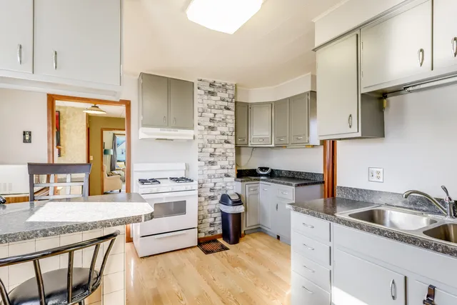 $180,000 | 1414 Nagle Avenue, Manitowoc, WI 54220