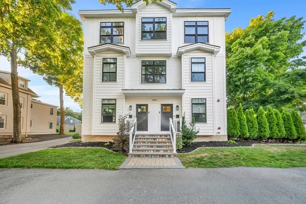 $875,000 | 49 A Chestnut Street, Unit 3, Wakefield, MA 01880