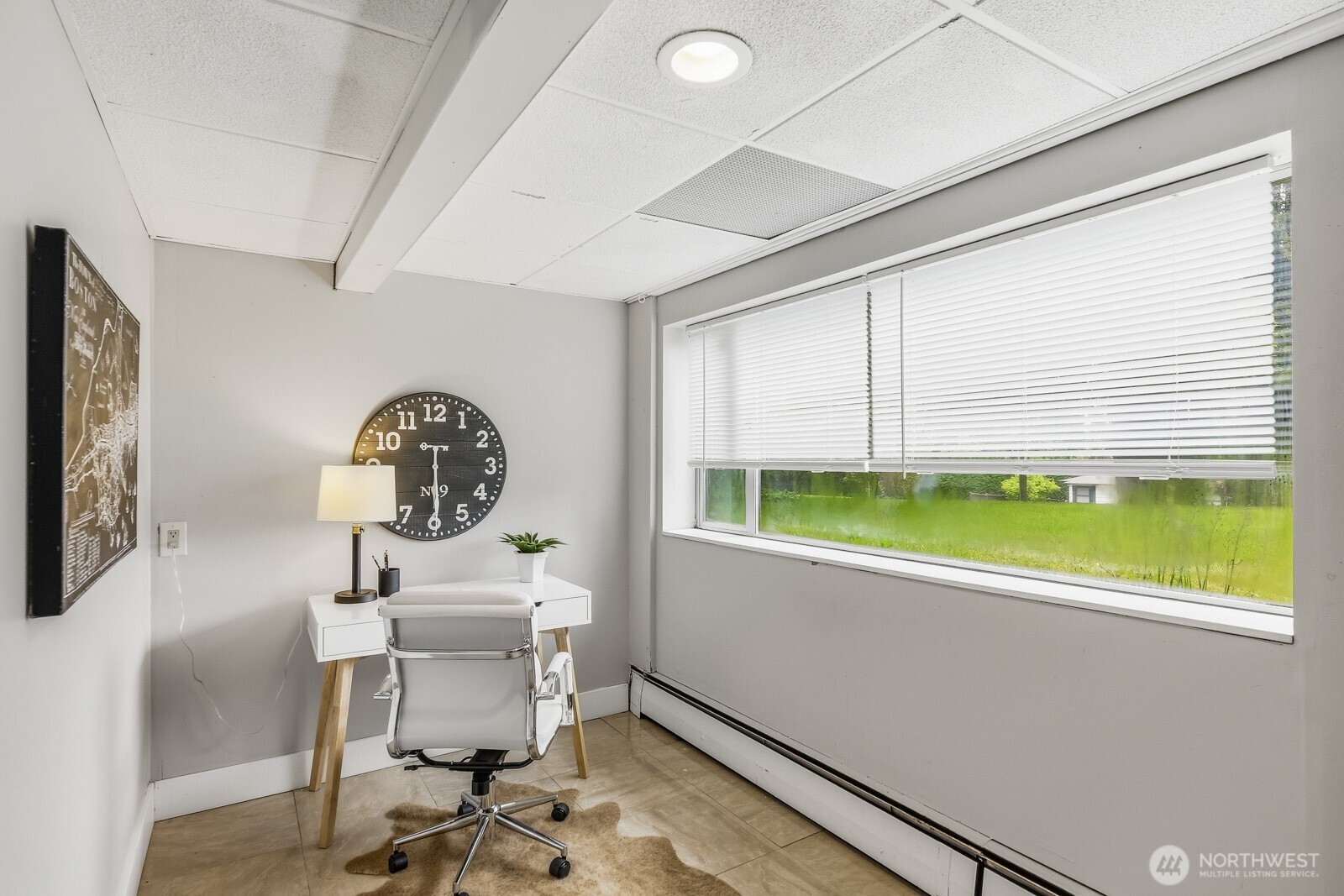 3822 Shelby Road Lynnwood, WA 98087 - Photo 30 of 40 a room with a window and gym equipment