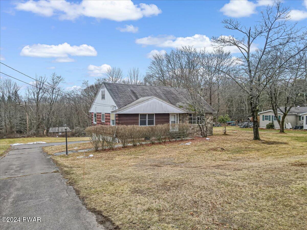 829 Long Ridge Road Hawley, PA 18428 - Photo 5 of 46 IMG_1018