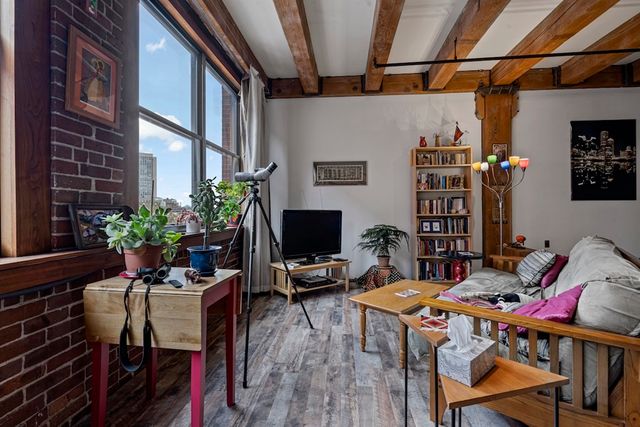 $725,000 | 33 Sleeper Street, Unit 302, Boston, MA 02210