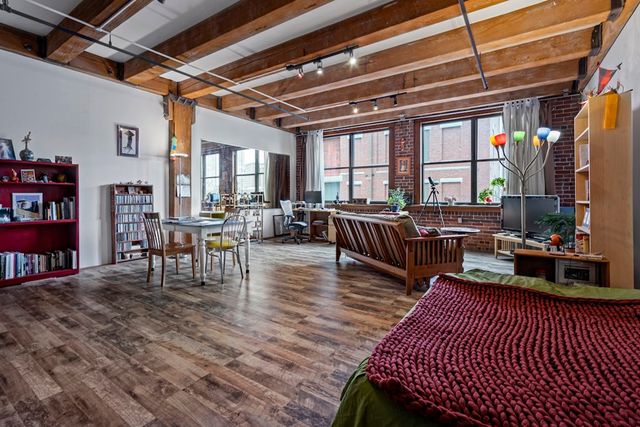 $725,000 | 33 Sleeper Street, Unit 302, Boston, MA 02210