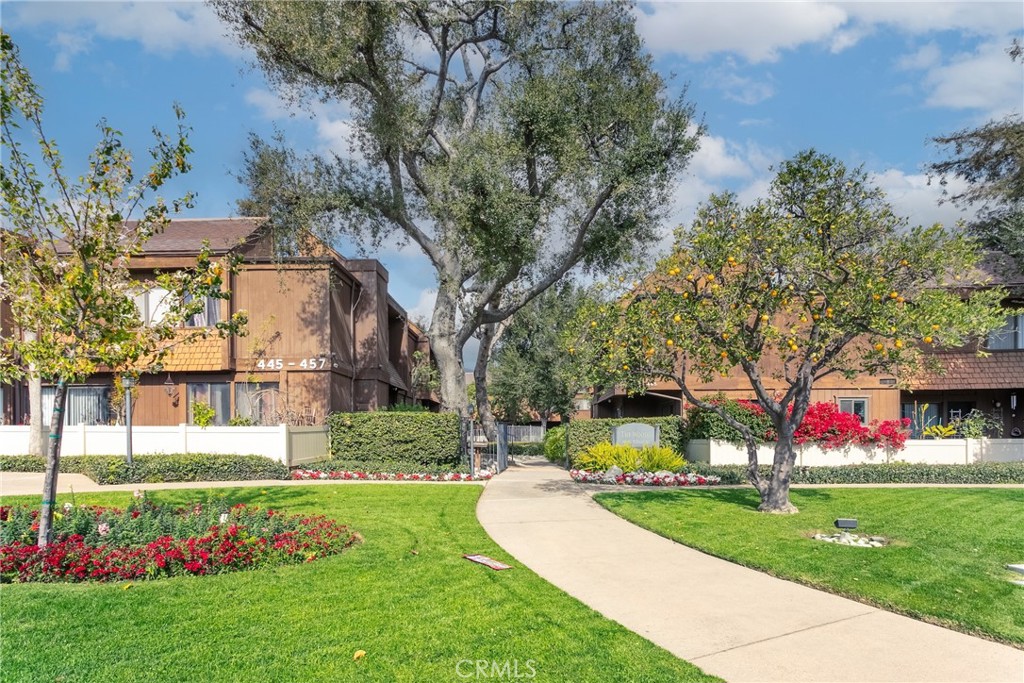 Welcome to 449 W Duarte Rd #3!