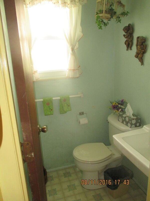 2664 North Hickory Road Owosso, MI 48867 - Photo 13 of 19 31300462-12.JPG